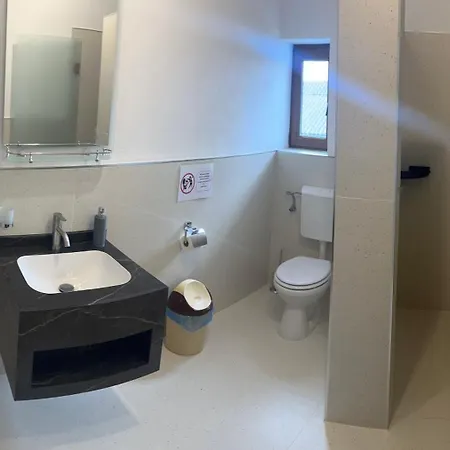 Rafael Si Robert 招待所 3*