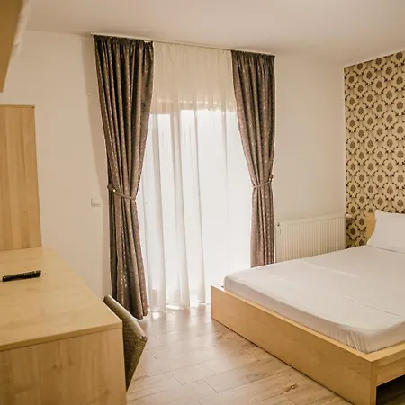 Rafael Si Robert 3* 多亚马伊